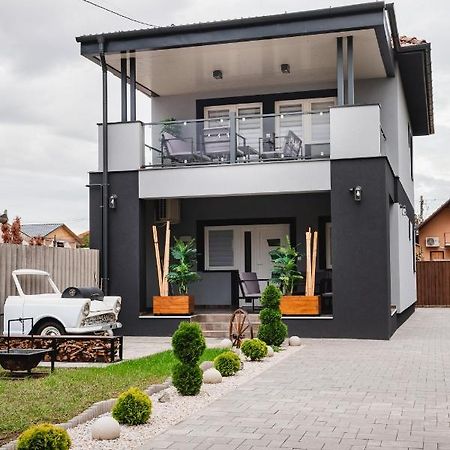 Reborn Lux Apartments Hajdúszoboszló Zewnętrze zdjęcie