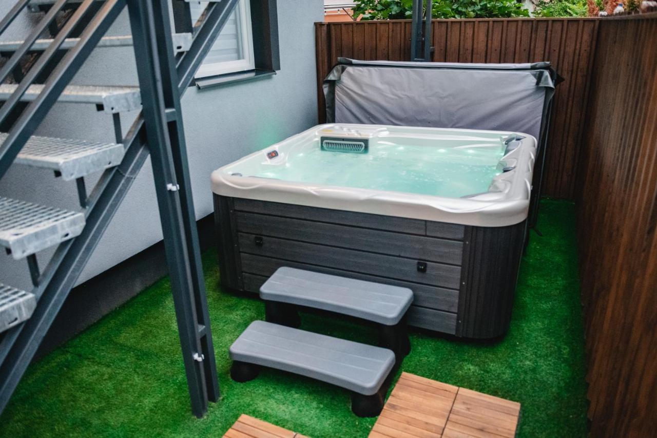 Reborn Lux Apartments Hajdúszoboszló Zewnętrze zdjęcie